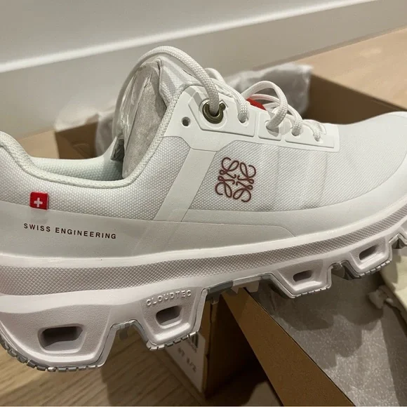 靴 LOEWE CLOUDVENTURE WHITE 38 Cloudventure LOEWE 2: Everyday Women's Sneaker | On United